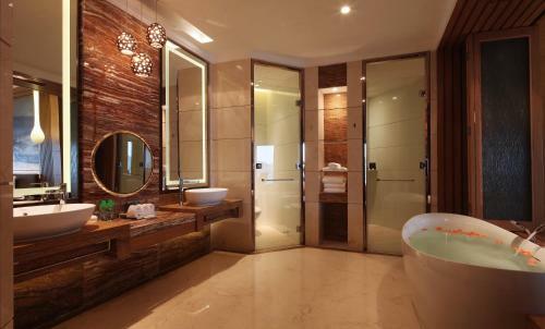 Hotel Regal Palace Resort
