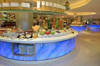 Hotel Regal Airport