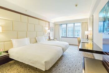 Hotel Regal Airport