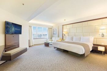 Hotel Regal Airport