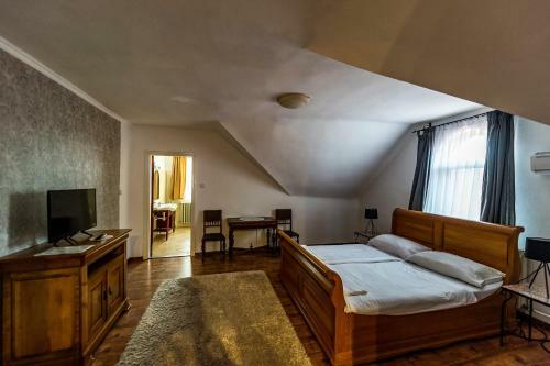 Hostal B�stya Panzi� �s �tterem