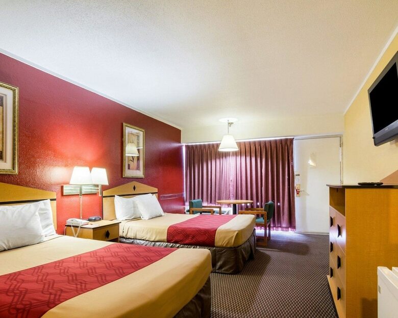 Hotel Econo Lodge Topeka