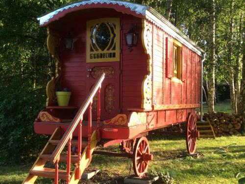 Bed & Breakfast Les Roulottes De Troussures