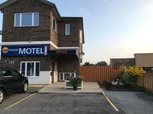 Sunparlor Motel