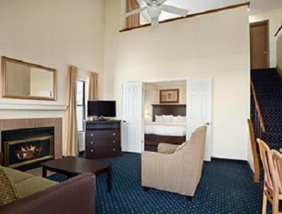 Hotel Hawthorn Suites - Fort Wayne