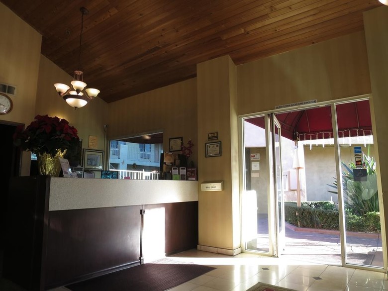 Hotel Country Inn Ontario