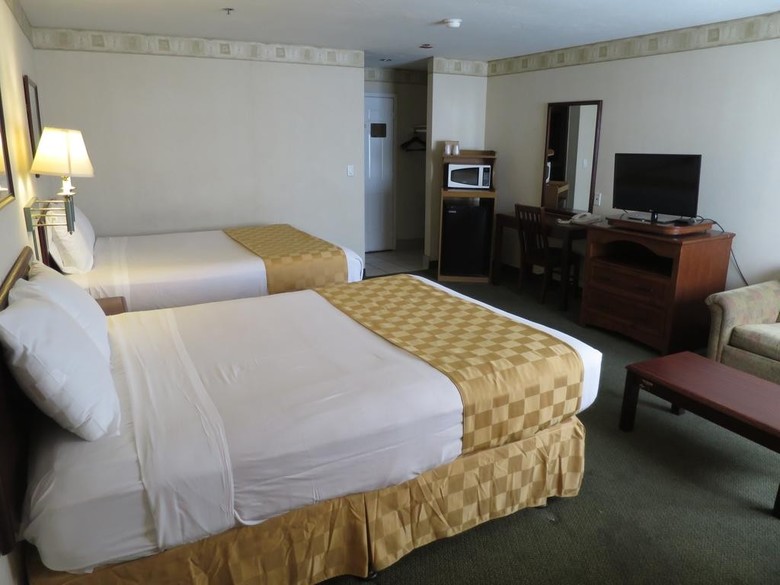 Hotel Country Inn Ontario