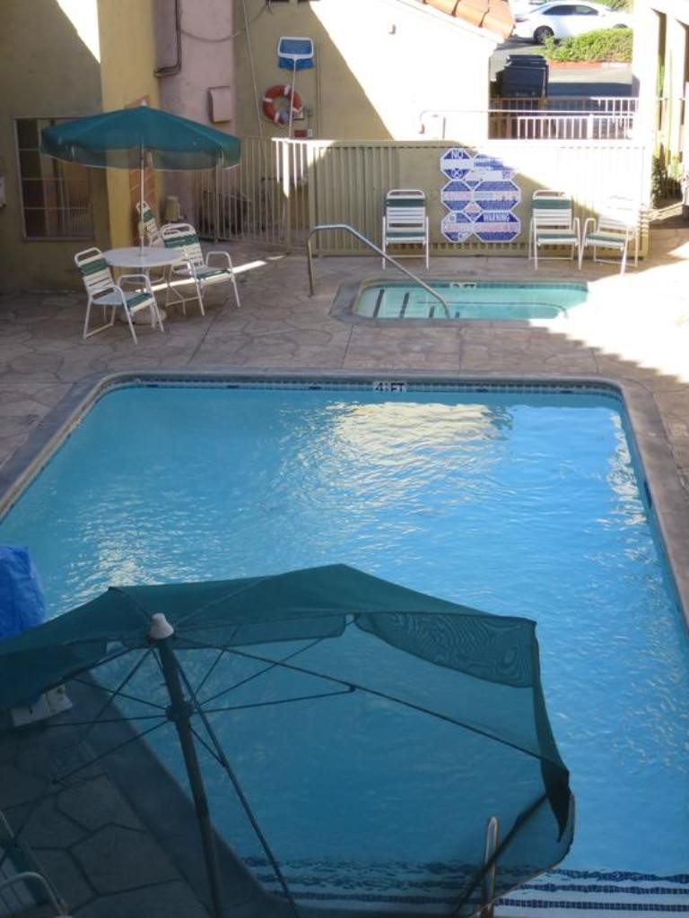 Hotel Country Inn Ontario