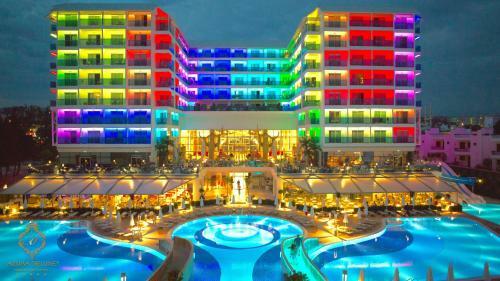 Hotel Azura Deluxe Resort & Spa