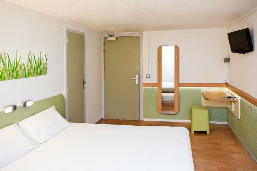 Hotel Ibis Budget Courbevoie Paris