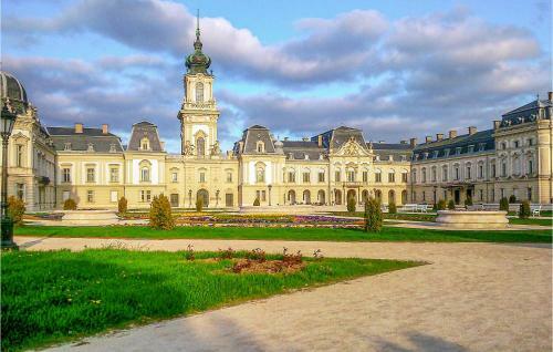 Holiday Home Toldi U-keszthely