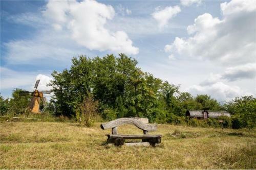 Agroturismo Le Chalet Du Chemin Et Sa Roulotte