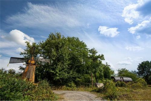 Agroturismo Le Chalet Du Chemin Et Sa Roulotte