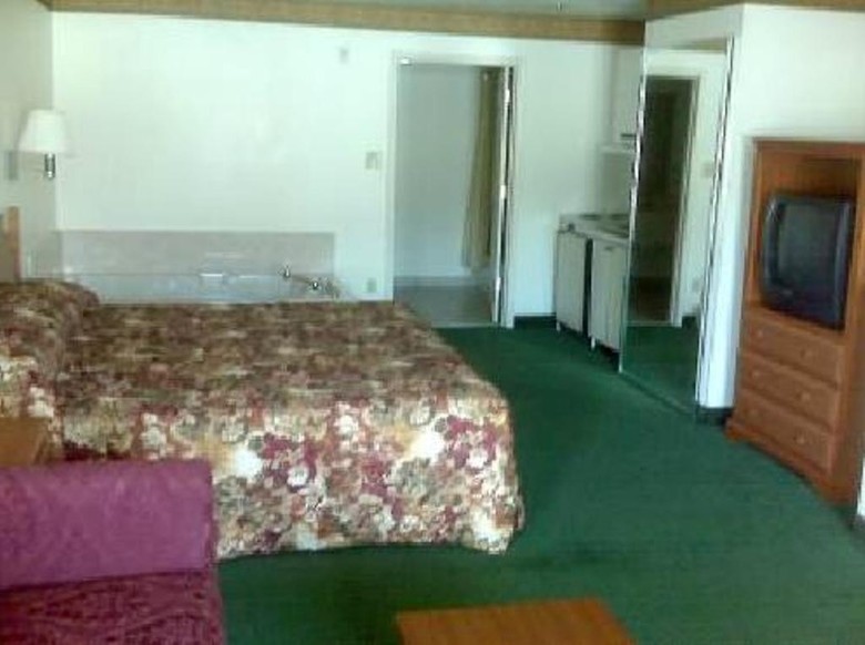 Motel Diboll Inn And Suites