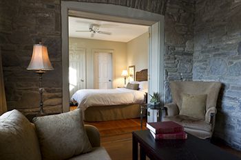 Hotel The Glenerin Inn