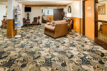Hotel Econo Lodge Near Miller Hill Mall