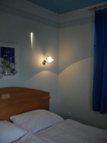 Hostal Restaurant Pension L-club