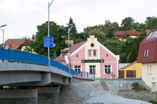 Hostal Restaurant Pension L-club