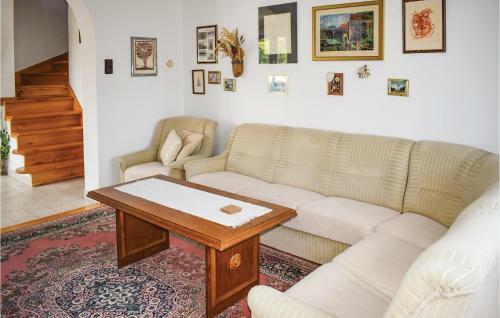 Holiday Home Ak�cfa Utca-zam�rdi
