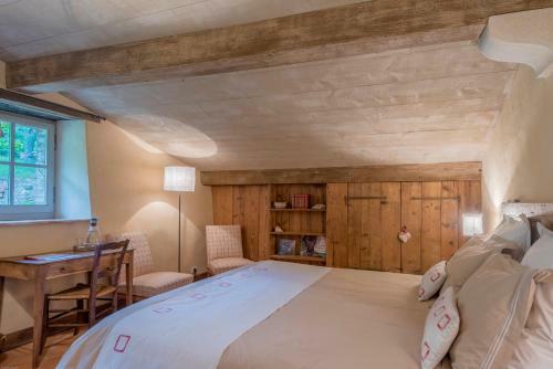 Hostal Domaine Du Roc