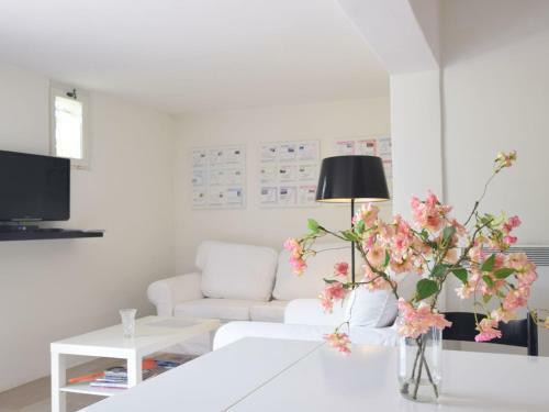 Fantastic Apartment In Montbrun-les-bains With Balcony
