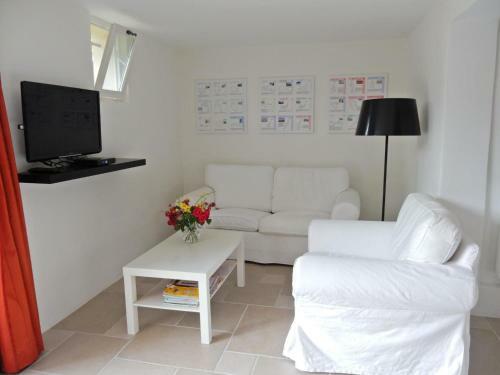 Fantastic Apartment In Montbrun-les-bains With Balcony