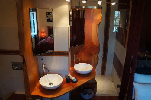 Hostal Domaine Du Tisserand