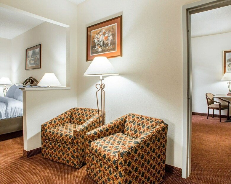 Hotel Comfort Suites - Jefferson City
