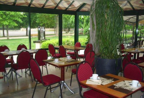 Hotel H�tel Restaurant Du Parc De La Colombi�re