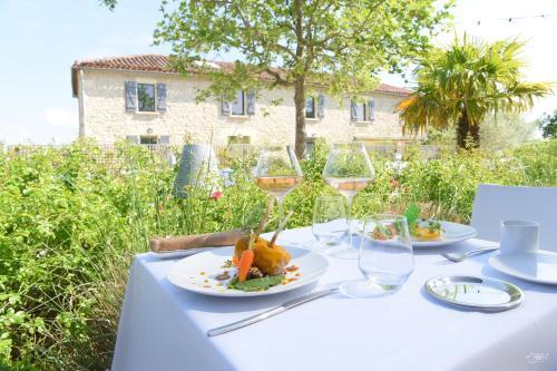 Logis Hotel Le Domaine De Baulieu