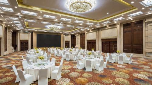 Jinling Treasure Island International Hotel