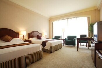 Loong Palace Hotel And Resort