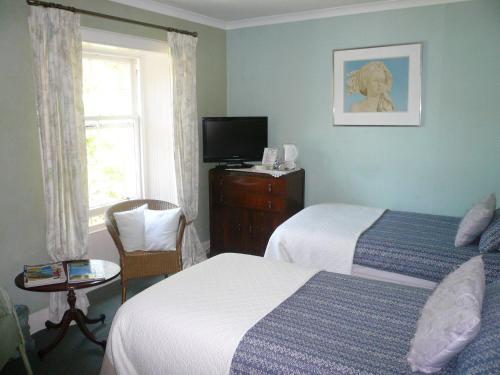 Bed & Breakfast Woodburn House
