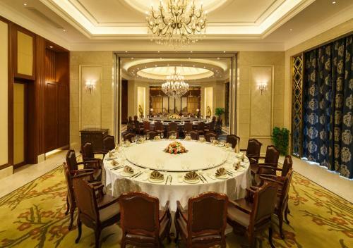 Royal Oriental Garden Hotel