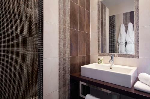 Hotel Hostellerie Du Ch�teau Des Fines Roches