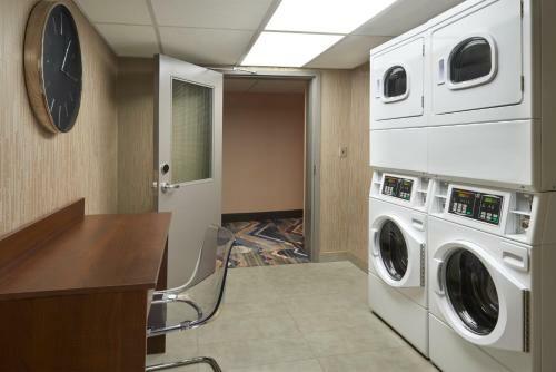 Hotel Super 8 Toronto North