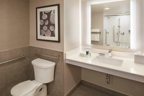 Hotel Super 8 Toronto North