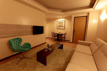 Hotel Serrano