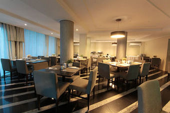 Hotel Serrano