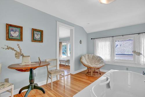 Bed & Breakfast White Rose Inns & Motel