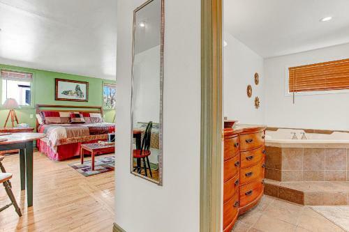 Bed & Breakfast White Rose Inns & Motel