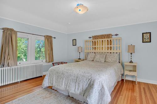 Bed & Breakfast White Rose Inns & Motel