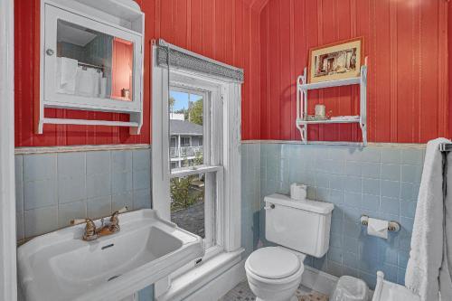 Bed & Breakfast White Rose Inns & Motel