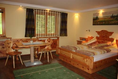 Hostal Gasthof Gosausee