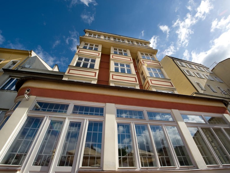 Ea Hotel Julis