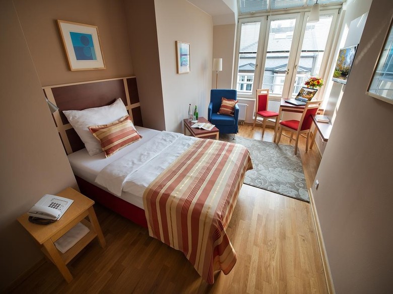Ea Hotel Julis