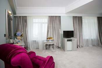 Phoenicia Grand Hotel