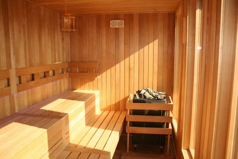 Holiday Beach Budapest Wellness Hotel With Sauna Park