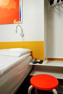 Hotel Cabin