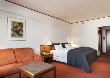 Hotel Park Inn Island